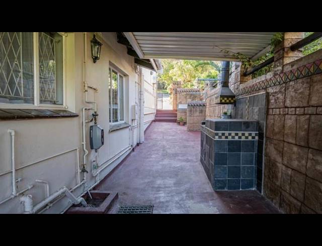 10 BEDROOM HOUSE FOR SALE IN RESERVOIR HILLS